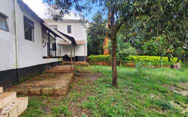 Commercial Property with Parking in Lavington