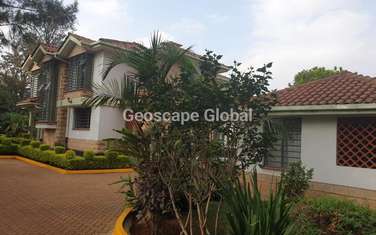 5 Bed House with En Suite in Nyari