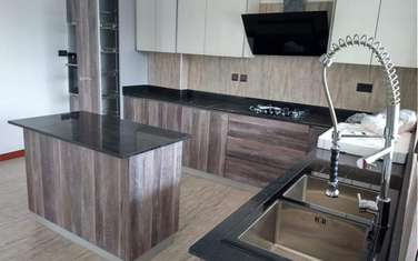 5 Bed Apartment with En Suite in General Mathenge