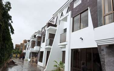 4 Bed Townhouse with Aircon at Links Road