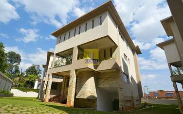 4 Bed House with En Suite in Kyuna