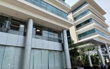 3,250 ft² Office with Service Charge Included at Riverside Drive