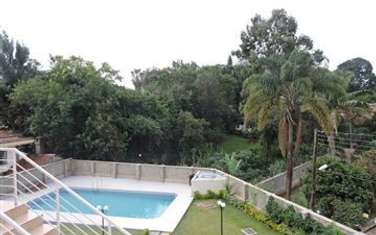  3 Bed Apartment with Swimming Pool in Brookside