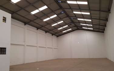 9,000 ft² Warehouse with Service Charge Included at Bypass