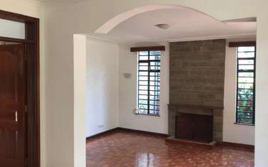5 Bed Townhouse with En Suite in Rosslyn