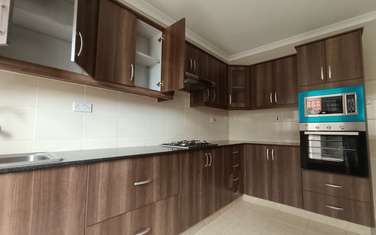 5 Bed Townhouse with En Suite at Community Road