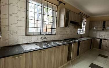 5 Bed Townhouse with En Suite in Lavington