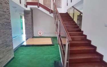 5 Bed Townhouse with Walk In Closet at Bongani Road