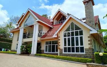 5 Bed House with En Suite in Runda