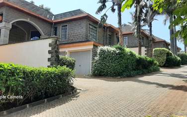 4 Bed Townhouse with Swimming Pool in Spring Valley
