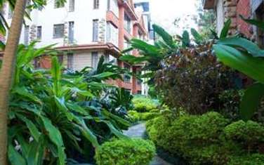 3 Bed Apartment with En Suite in Brookside