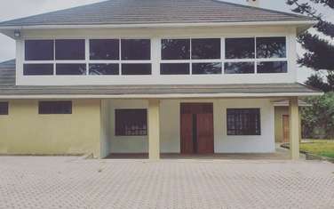 6 Bed House with En Suite at Galleria