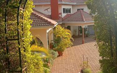 4 Bed House with En Suite at Nyari
