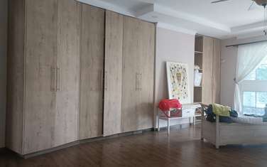 4 Bed House with En Suite in Runda