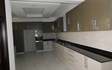 3 Bed Apartment with En Suite at Links