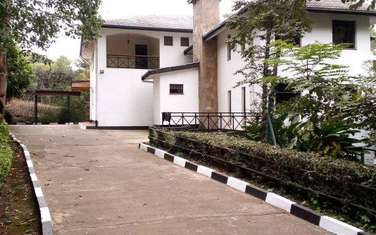 8 Bed House with Garage in Kitisuru
