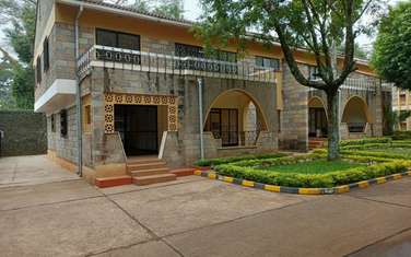 2 Bed Townhouse with Swimming Pool at Muthaiga Estate Near Muthaiga Golf Club.