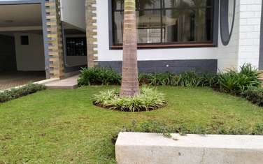 5 Bed Townhouse with En Suite in Westlands Area