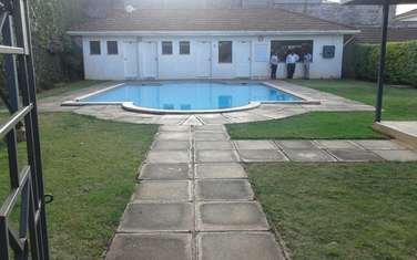 4 Bed Townhouse with Swimming Pool in Brookside