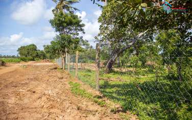 450 m² land for sale in Tezo