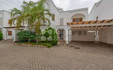 4 Bed House with En Suite at Lantana Coral Drive