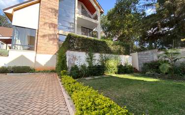 5 Bed House with En Suite at Lavington