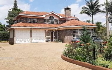 5 Bed House with En Suite at Runda