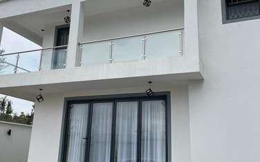 4 Bed House with En Suite at Kerarapon