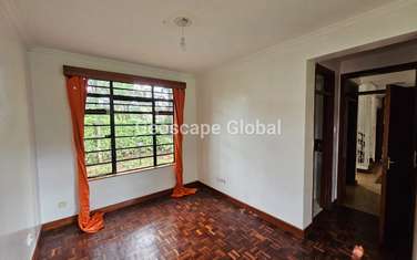 5 Bed House with En Suite in Rosslyn