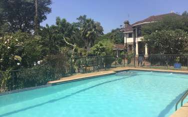 Serviced 2 Bed Apartment with Aircon at Springs