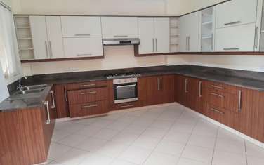 3 Bed Apartment with Swimming Pool in Brookside