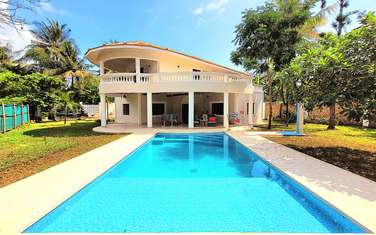 4 Bed Villa with En Suite in Diani