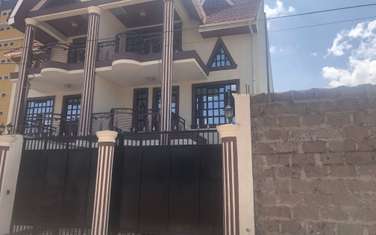 3 Bed Townhouse with En Suite in Roysambu Area