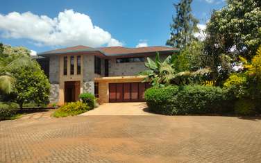 5 Bed Townhouse with En Suite at Few Minutes Drive To Gigiri And Muthaiga
