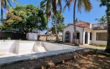 2 Bed House with En Suite at Majengo