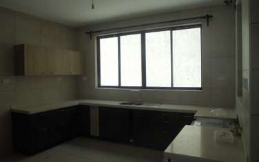 3 Bed Apartment with Aircon at School Lane