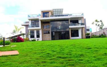 5 Bed House with En Suite in Runda