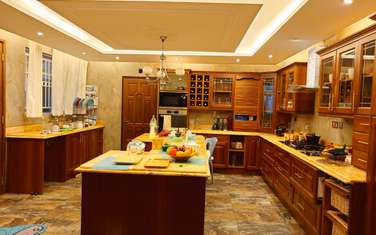 4 Bed House with En Suite in Runda