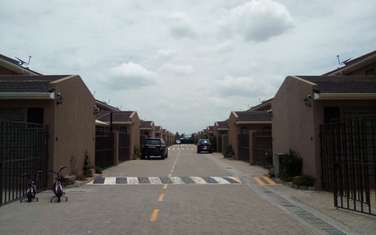 5 Bed Townhouse with En Suite at Syokimau