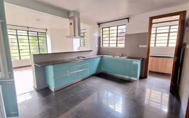 4 Bed Townhouse with En Suite at Riverside Drive