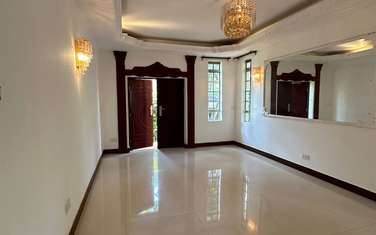 6 Bed House with En Suite in Nyari