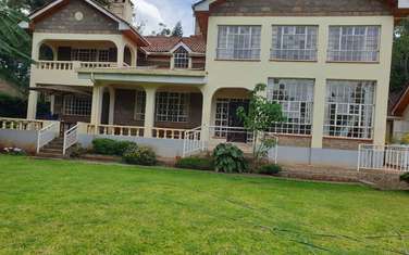 4 Bed House with En Suite in Rosslyn