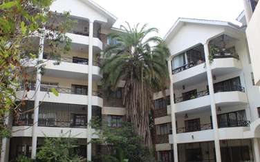 Furnished 2 Bed Apartment with En Suite at Riverside Drive