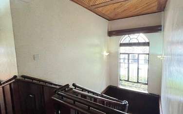 5 Bed House with En Suite at Old Runda