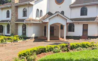 5 Bed House with Garden at Lavington