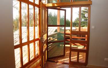 4 Bed Townhouse with Swimming Pool in Ridgeways