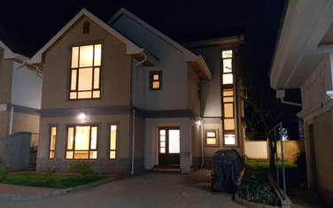 5 Bed Townhouse with En Suite in Lavington