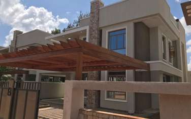 4 Bed Villa with Garden at Eastern Bypass