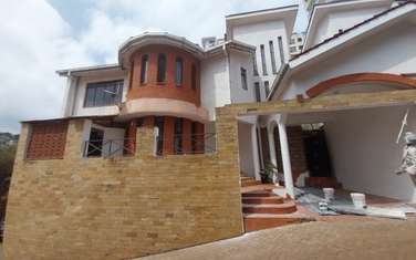 5 Bed Townhouse with Backup Generator in Westlands Area
