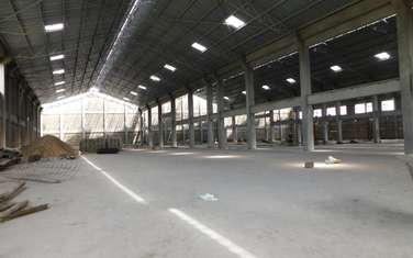 47,320 ft² Warehouse with Backup Generator at Bonje